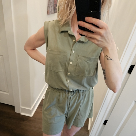 NWT Lou & Grey Green Sleeveless Romper - Size S - Picture 4 of 15